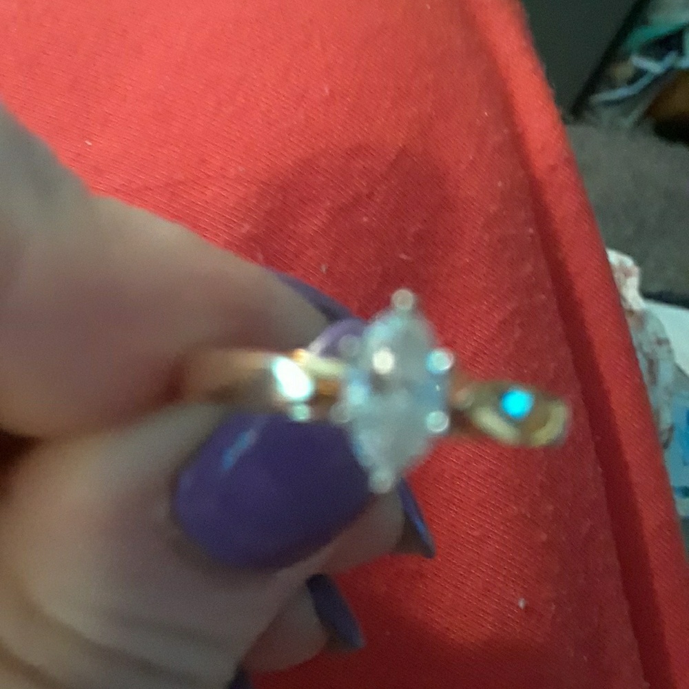Engagement ring 1 karat size 7